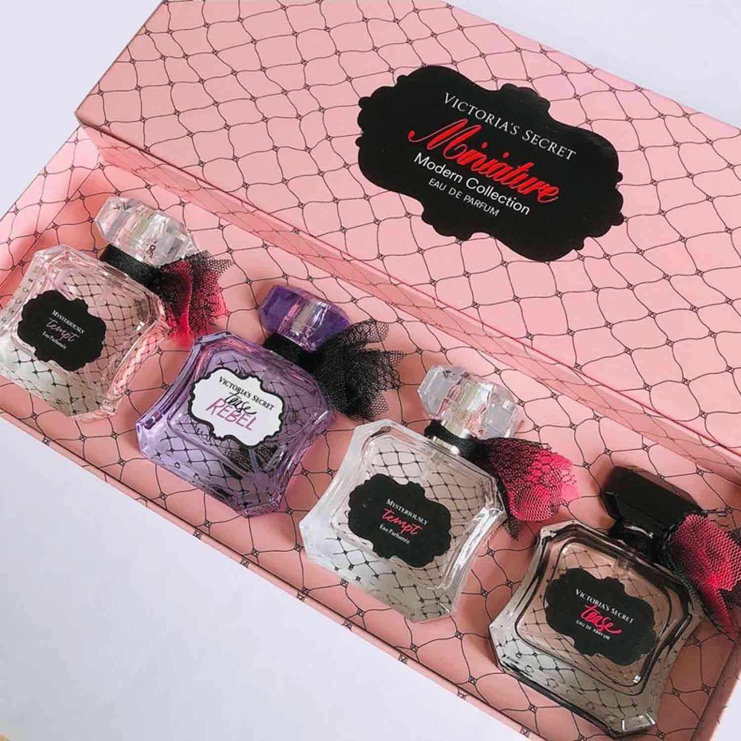 Victoria Secret Modern Collection EDP Mini 4 in 1 Perfume【4 in 1】Set of 4 X 30ml Women Gift Set
